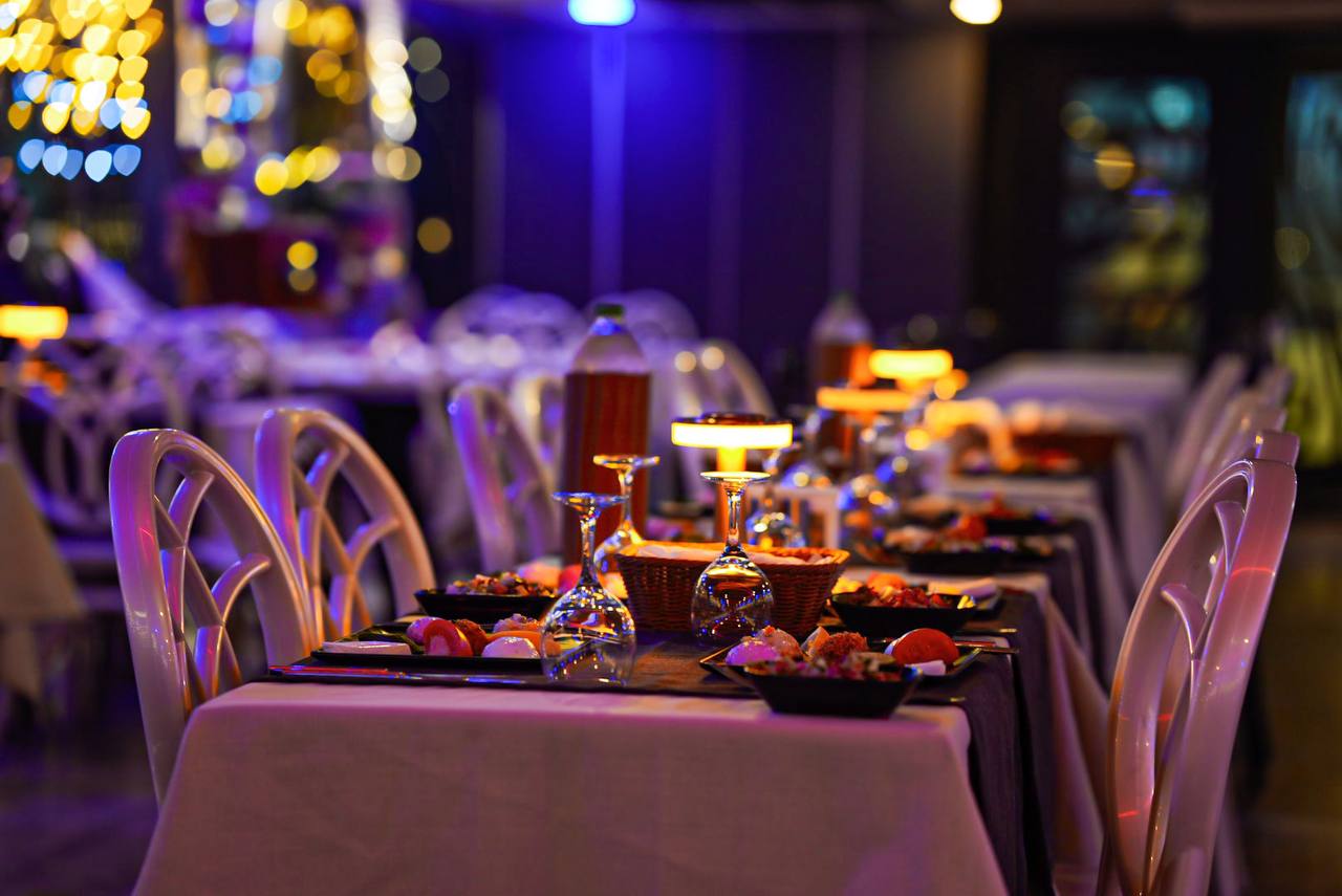 DİNNER CRUİSE VIP PRİVATE TABLE LARGE MENU WİTH ALCOHOL