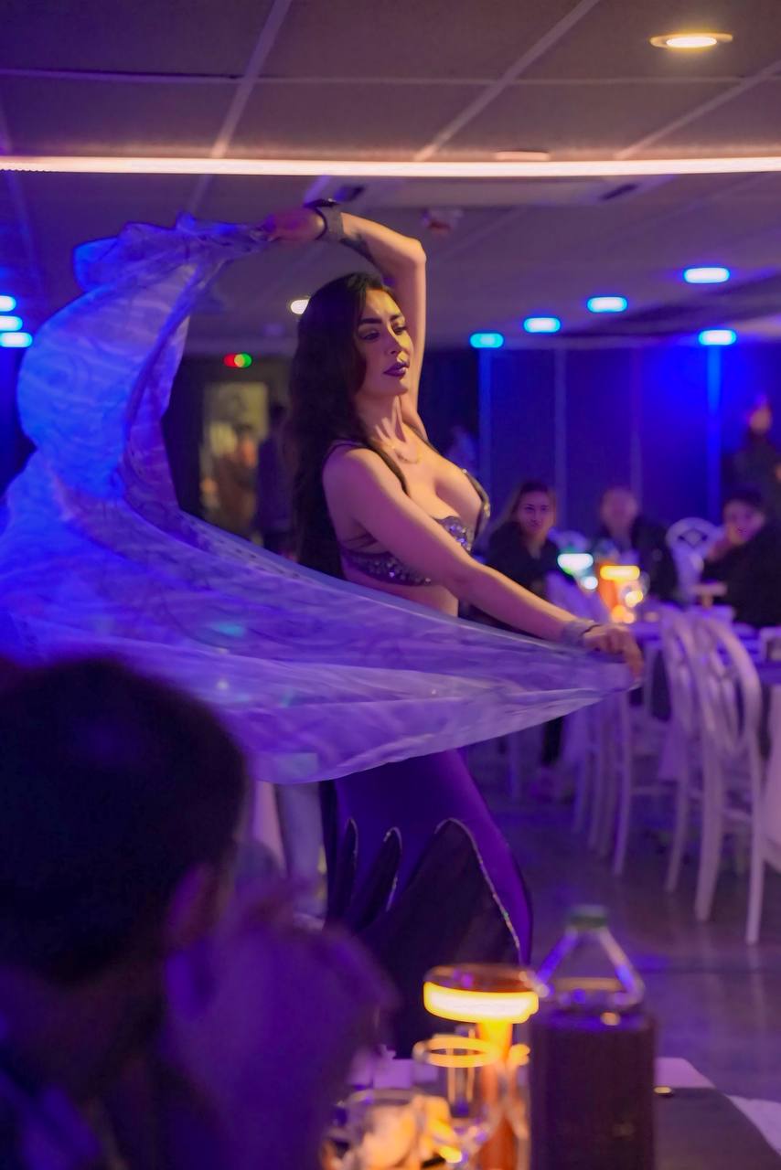 Dinner Cruise Middle Area No Alcohol (Round-Trip Transfer)